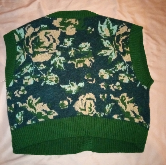 "ZARA"  SLEEVELESS SWEATER - Picture 4 of 5